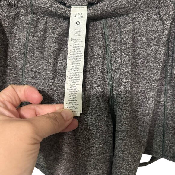 Lululemon Hotty Hot Low rise Lined Short 4” Size 6 Tall Heather Lux Multi Black - Picture 3 of 8